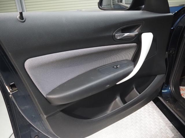 1シリーズ 116i スタイル 禁煙車 メーカーナビ CD DVD BT 社外前後ドラレコ ETC スマートキー2個 Aストップ キセノンヘッドライト 社外18インチアルミ 純正アルミ積込 保証書 取扱説明書(27枚目)