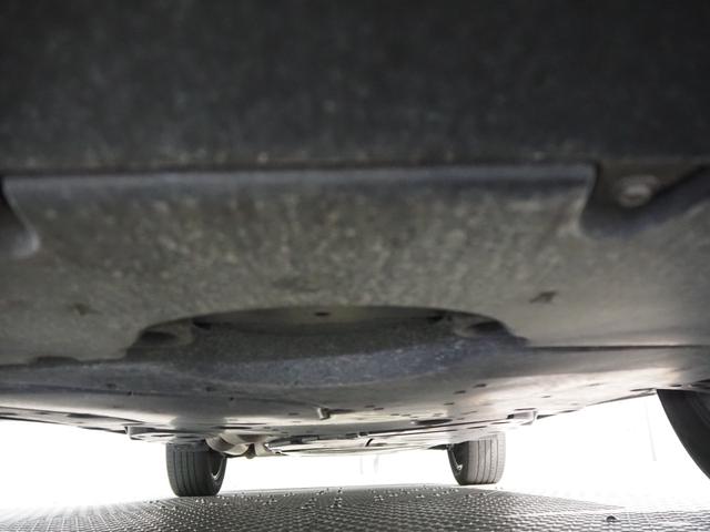 ハリアーハイブリッド Z レザーパッケージ ワンオーナー 禁煙車 サンルーフ 黒革 前席シートヒーター・シートベンチレーション メーカーナビ パノラミックビュー セーフティセンス JBLサウンド 電動チルトステアリング 置くだけ充電 ETC2.0 純正ドラレコ スマートキー2個(15枚目)