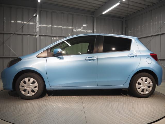 ヴィッツ F スマートストップパッケージ ワンオーナー 禁煙車 純正SDナビ バックカメラ CD BT ワンセグ ドラレコ前 ETC Aストップ キーレス スペアキー有(7枚目)