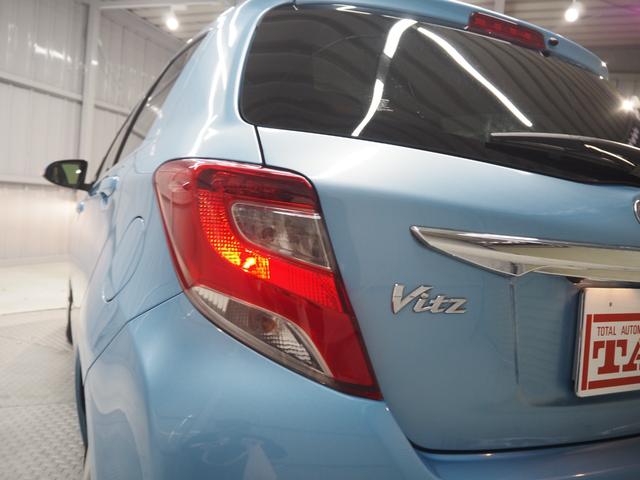 ヴィッツ F スマートストップパッケージ ワンオーナー 禁煙車 純正SDナビ バックカメラ CD BT ワンセグ ドラレコ前 ETC Aストップ キーレス スペアキー有(13枚目)