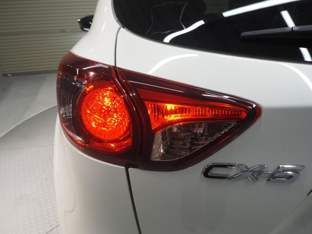 ＣＸ－５ ２０Ｓ　ワンオーナー　禁煙車　社外ＳＤナビ　バックカメラ　ｉ－ｓｔｏｐ　ＣＤ　ＤＶＤ　ＢＴ　ＤＴＶ　ステアリングスイッチ　社外ドラレコ　ＥＴＣ　キセノンヘッドライト　アダプティブフロントライティングシステム　スマートキー２個　純正１７インチアルミ（10枚目）