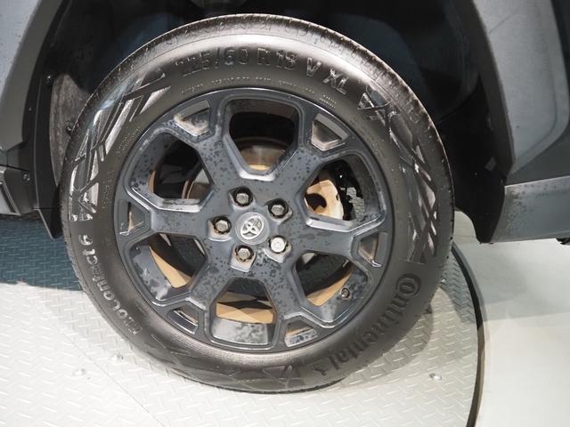 ＲＡＶ４ アドベンチャー　オフロードパッケージ　ルーフレール　禁煙　黒革シート　前席シートヒーター・シートベンチレーション　運転席電動シート　ステアリングヒーター　パワーバックドア　ディスプレイオーディオ　バックカメラ　セーフティセンス　純正ドラレコ前後　ＥＴＣ（22枚目）