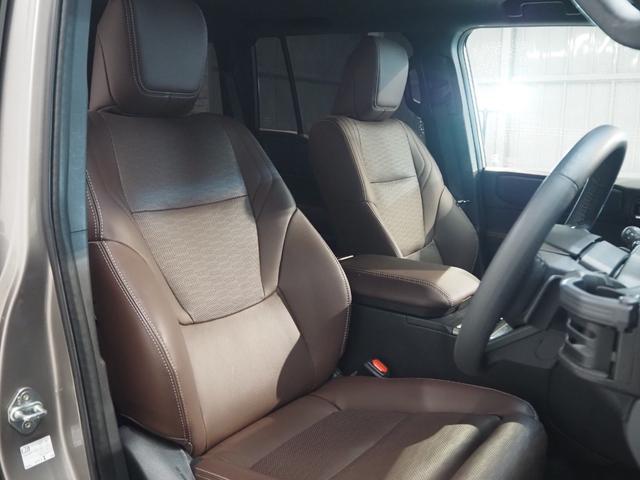 ランドクルーザー250 ZX ワンオーナー 禁煙車 サンルーフ 茶革シート 純正ナビ ルーフレール 前席&2列目シートヒーター・シートベンチレーション ステアリングヒーター パワーバックドア モデリスタプロテクターキット パノラミックビュー セーフティセンス 置くだけ充電 ETC(29枚目)