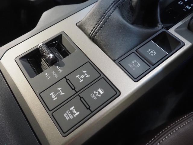 ランドクルーザー250 ZX ワンオーナー 禁煙車 サンルーフ 茶革シート 純正ナビ ルーフレール 前席&2列目シートヒーター・シートベンチレーション ステアリングヒーター パワーバックドア モデリスタプロテクターキット パノラミックビュー セーフティセンス 置くだけ充電 ETC(45枚目)