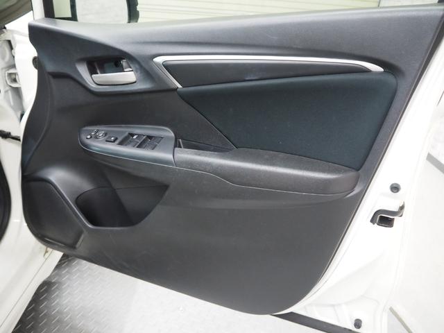 フィット 13G・Sパッケージ 禁煙車 社外SDナビ バックカメラ あんしんパッケージ F・L・Sパッケージ CTBA ECON ステアリングスイッチ ETC スマートキー CD DVD BT DTV LEDヘッドライト 純正15インチAW(25枚目)