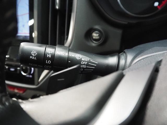 ☆パドルシフト☆　指先だけの操作によって、ステアリングから手を離すことなく瞬時にシフトのアップダウンが可能です。ＡＴ車でもマニュアル感覚を楽しむことができます！