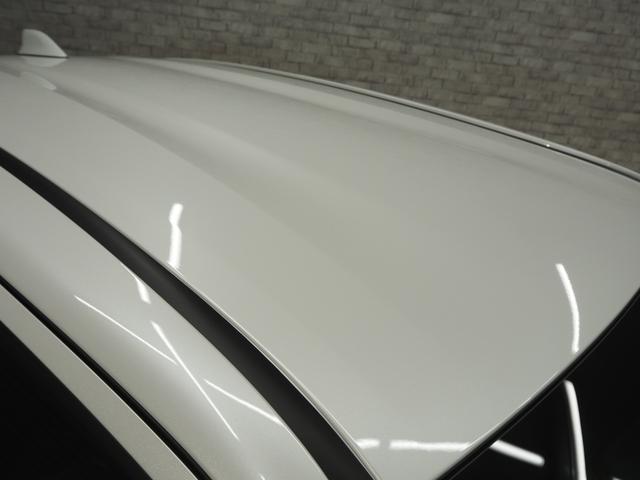 ヤリスクロス ハイブリッドＺ　登録済未使用車　禁煙車　純正ＳＤナビ　パノラミックビュー　セーフティセンス　Ａハイビーム　クリアランスソナー　レーダークルーズ　ＥＴＣ２．０　スマートキー２個　ハーフレザー　前席シートヒーター　ステアリングヒーター　純正フロアマット（8枚目）