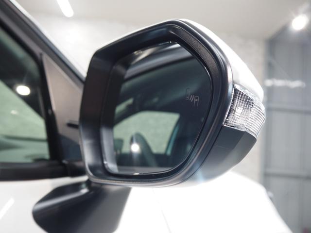 ヤリスクロス ハイブリッドＺ　登録済未使用車　禁煙車　純正ＳＤナビ　パノラミックビュー　セーフティセンス　Ａハイビーム　クリアランスソナー　レーダークルーズ　ＥＴＣ２．０　スマートキー２個　ハーフレザー　前席シートヒーター　ステアリングヒーター　純正フロアマット（10枚目）