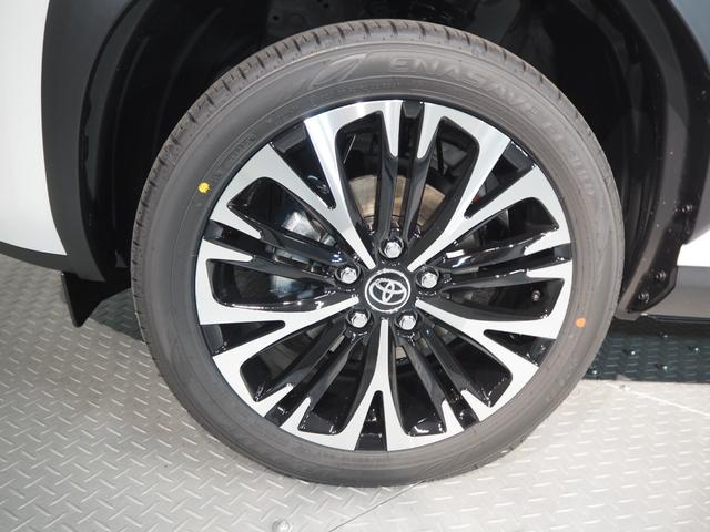 ヤリスクロス ハイブリッドＺ　登録済未使用車　禁煙車　純正ＳＤナビ　パノラミックビュー　セーフティセンス　Ａハイビーム　クリアランスソナー　レーダークルーズ　ＥＴＣ２．０　スマートキー２個　ハーフレザー　前席シートヒーター　ステアリングヒーター　純正フロアマット（19枚目）