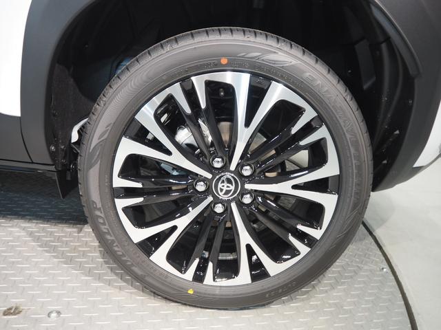 ヤリスクロス ハイブリッドＺ　登録済未使用車　禁煙車　純正ＳＤナビ　パノラミックビュー　セーフティセンス　Ａハイビーム　クリアランスソナー　レーダークルーズ　ＥＴＣ２．０　スマートキー２個　ハーフレザー　前席シートヒーター　ステアリングヒーター　純正フロアマット（21枚目）