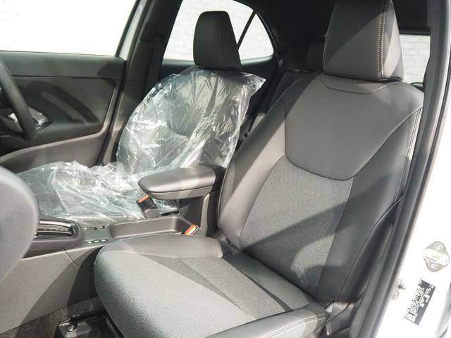 ヤリスクロス ハイブリッドＺ　登録済未使用車　禁煙車　純正ＳＤナビ　パノラミックビュー　セーフティセンス　Ａハイビーム　クリアランスソナー　レーダークルーズ　ＥＴＣ２．０　スマートキー２個　ハーフレザー　前席シートヒーター　ステアリングヒーター　純正フロアマット（27枚目）