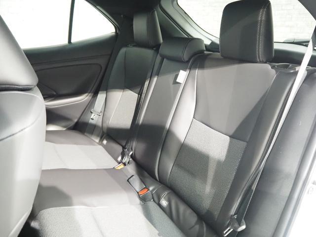 ヤリスクロス ハイブリッドＺ　登録済未使用車　禁煙車　純正ＳＤナビ　パノラミックビュー　セーフティセンス　Ａハイビーム　クリアランスソナー　レーダークルーズ　ＥＴＣ２．０　スマートキー２個　ハーフレザー　前席シートヒーター　ステアリングヒーター　純正フロアマット（30枚目）