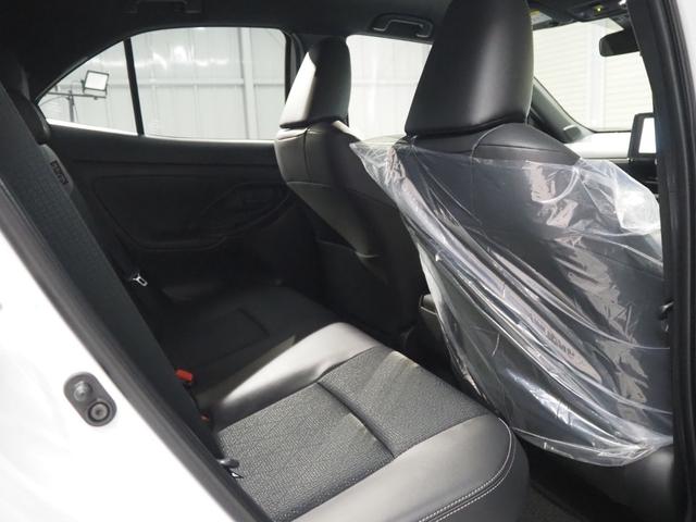 ヤリスクロス ハイブリッドＺ　登録済未使用車　禁煙車　純正ＳＤナビ　パノラミックビュー　セーフティセンス　Ａハイビーム　クリアランスソナー　レーダークルーズ　ＥＴＣ２．０　スマートキー２個　ハーフレザー　前席シートヒーター　ステアリングヒーター　純正フロアマット（31枚目）