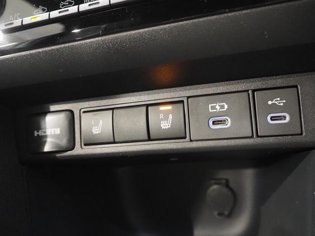 ヤリスクロス ハイブリッドＺ　登録済未使用車　禁煙車　純正ＳＤナビ　パノラミックビュー　セーフティセンス　Ａハイビーム　クリアランスソナー　レーダークルーズ　ＥＴＣ２．０　スマートキー２個　ハーフレザー　前席シートヒーター　ステアリングヒーター　純正フロアマット（36枚目）