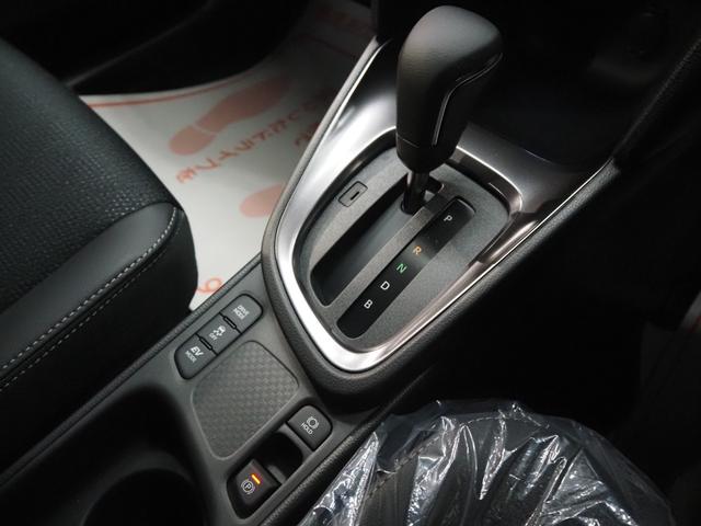 ヤリスクロス ハイブリッドＺ　登録済未使用車　禁煙車　純正ＳＤナビ　パノラミックビュー　セーフティセンス　Ａハイビーム　クリアランスソナー　レーダークルーズ　ＥＴＣ２．０　スマートキー２個　ハーフレザー　前席シートヒーター　ステアリングヒーター　純正フロアマット（37枚目）