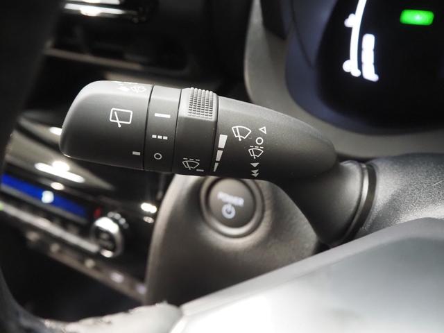 ヤリスクロス ハイブリッドＺ　登録済未使用車　禁煙車　純正ＳＤナビ　パノラミックビュー　セーフティセンス　Ａハイビーム　クリアランスソナー　レーダークルーズ　ＥＴＣ２．０　スマートキー２個　ハーフレザー　前席シートヒーター　ステアリングヒーター　純正フロアマット（40枚目）