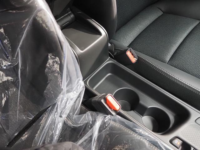 ヤリスクロス ハイブリッドＺ　登録済未使用車　禁煙車　純正ＳＤナビ　パノラミックビュー　セーフティセンス　Ａハイビーム　クリアランスソナー　レーダークルーズ　ＥＴＣ２．０　スマートキー２個　ハーフレザー　前席シートヒーター　ステアリングヒーター　純正フロアマット（46枚目）