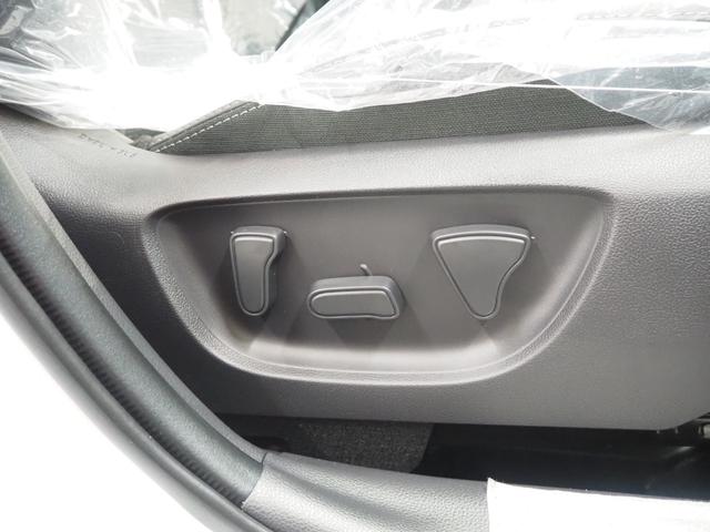 ヤリスクロス ハイブリッドZ モデリスタフルエアロ 登録済未使用車 禁煙車 純正DAナビ パノラミックビューモニター セーフティセンス クリアランスソナー Aハイビーム ETC2.0 スマートキー2個 ステアリングヒーター ハーフレザー 前席シートヒーター 運転席電動シート(30枚目)