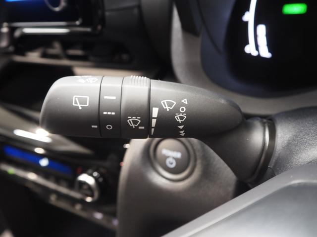 ヤリスクロス ハイブリッドZ モデリスタフルエアロ 登録済未使用車 禁煙車 純正DAナビ パノラミックビューモニター セーフティセンス クリアランスソナー Aハイビーム ETC2.0 スマートキー2個 ステアリングヒーター ハーフレザー 前席シートヒーター 運転席電動シート(42枚目)