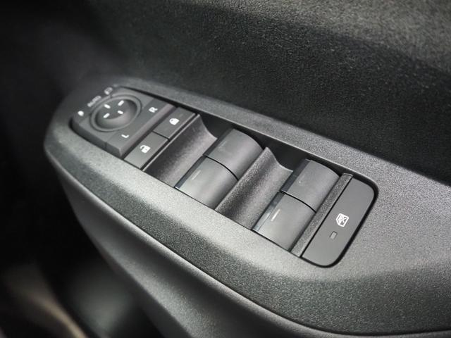 ヤリスクロス ハイブリッドZ モデリスタフルエアロ 登録済未使用車 禁煙車 純正DAナビ パノラミックビューモニター セーフティセンス クリアランスソナー Aハイビーム ETC2.0 スマートキー2個 ステアリングヒーター ハーフレザー 前席シートヒーター 運転席電動シート(48枚目)