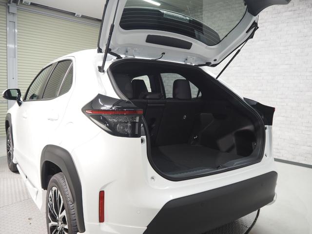 ヤリスクロス ハイブリッドZ モデリスタフルエアロ 登録済未使用車 禁煙車 純正DAナビ パノラミックビューモニター セーフティセンス クリアランスソナー Aハイビーム ETC2.0 スマートキー2個 ステアリングヒーター ハーフレザー 前席シートヒーター 運転席電動シート(51枚目)