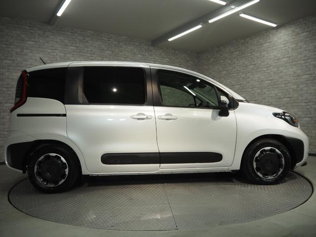 シエンタ ハイブリッドZ 禁煙車 両側電動スライド DAナビ パノラミックビュー シフトサイドP トヨタチームメイトアドバンスドパーク コンフォートパッケージ セーフティセンス ETC2.0 AC100V電源 前シートヒーター(2枚目)