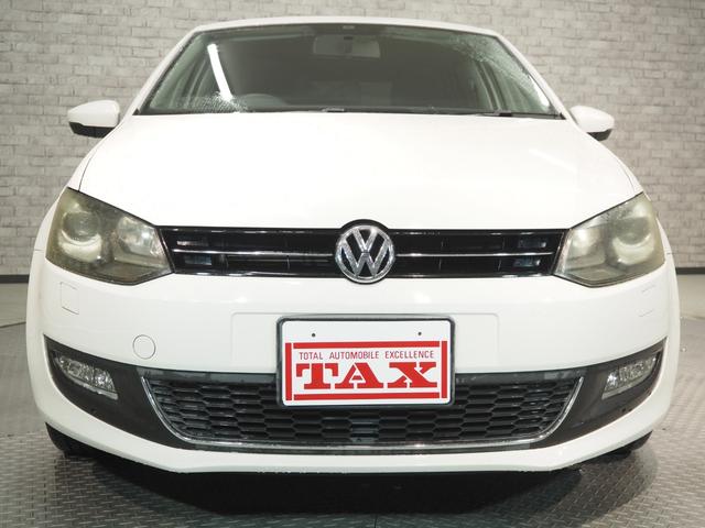 ポロ ＴＳＩコンフォートライン　禁煙車　社外ナビ　キセノンライト　ＥＴＣ　キーレス　スペアキー　リアソナー　純正１５インチアルミ　保証書　記録簿　取説有（5枚目）