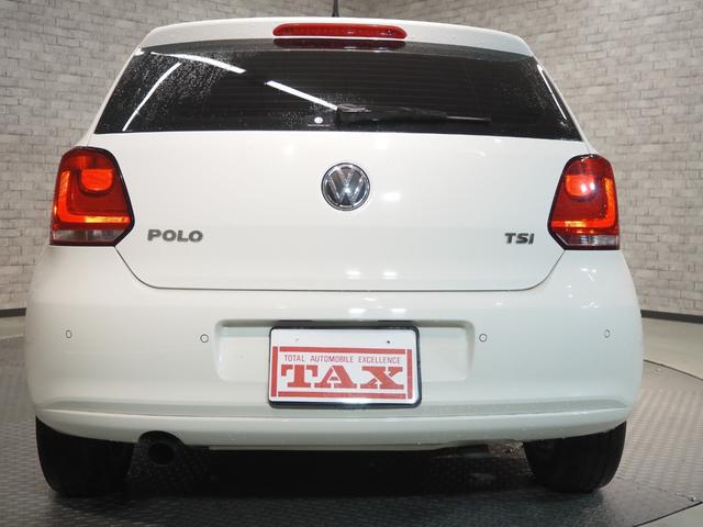 ポロ ＴＳＩコンフォートライン　禁煙車　社外ナビ　キセノンライト　ＥＴＣ　キーレス　スペアキー　リアソナー　純正１５インチアルミ　保証書　記録簿　取説有（6枚目）