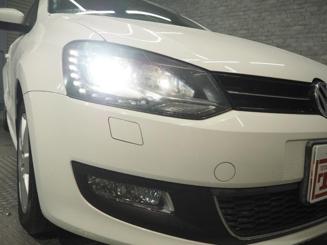 ポロ ＴＳＩコンフォートライン　禁煙車　社外ナビ　キセノンライト　ＥＴＣ　キーレス　スペアキー　リアソナー　純正１５インチアルミ　保証書　記録簿　取説有（9枚目）