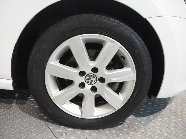 ポロ ＴＳＩコンフォートライン　禁煙車　社外ナビ　キセノンライト　ＥＴＣ　キーレス　スペアキー　リアソナー　純正１５インチアルミ　保証書　記録簿　取説有（15枚目）