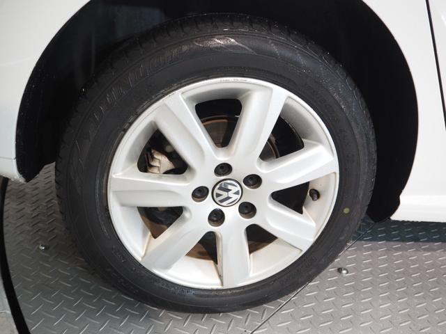 ポロ ＴＳＩコンフォートライン　禁煙車　社外ナビ　キセノンライト　ＥＴＣ　キーレス　スペアキー　リアソナー　純正１５インチアルミ　保証書　記録簿　取説有（17枚目）