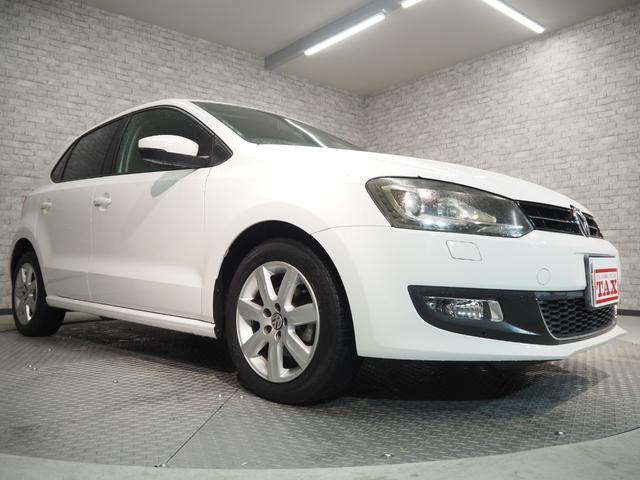 ポロ ＴＳＩコンフォートライン　禁煙車　社外ナビ　キセノンライト　ＥＴＣ　キーレス　スペアキー　リアソナー　純正１５インチアルミ　保証書　記録簿　取説有（44枚目）