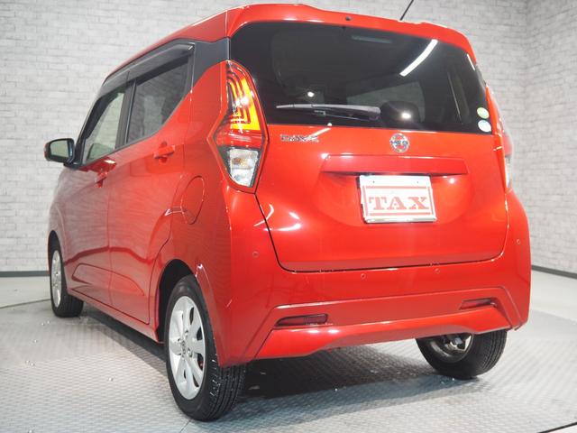 デイズ Ｘ　ワンオーナー　禁煙車　オリジナルナビ取付パック　インテリジェントアラウンドビューモニター　純正ＳＤナビ　ドラレコ　スマートキー２個　エマージェンシーブレーキ　ＶＤＣ　車線逸脱警報　先行車発進お知らせ　ソナー　オートライト　純正１４インチアルミ（4枚目）