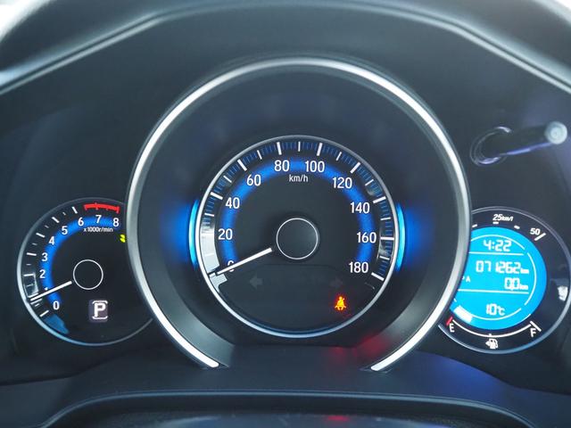 フィット １３Ｇ・Ｌパッケージ　ワンオーナー　禁煙車　社外ＳＤナビ　バックカメラ　ナビ装着用スペシャルパッケージ　Ｆパッケージ　Ｌパッケージ　あんしんパッケージ　ＣＴＢＡ　アームレストコンソール　プライバシーガラス　アイドリングストップ　ドラレコ　ＥＴＣ　スマートキー（32枚目）