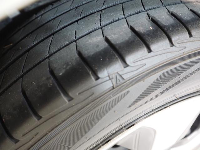 フィットハイブリッド Ｆ　禁煙車　純正ＳＤナビ　Ｂカメラ　禁煙車　純正ＳＤナビ　Ｂカメラ　ホンダセンシング　ＣＭＢＳ　路外逸脱抑制機能　レーダークルーズ　Ｆパッケージ　ＣＤ　ＤＶＤ　ＢＴ　ＤＴＶ　ＥＴＣ　社外前後ドラレコ　ＥＣＯＮ（19枚目）