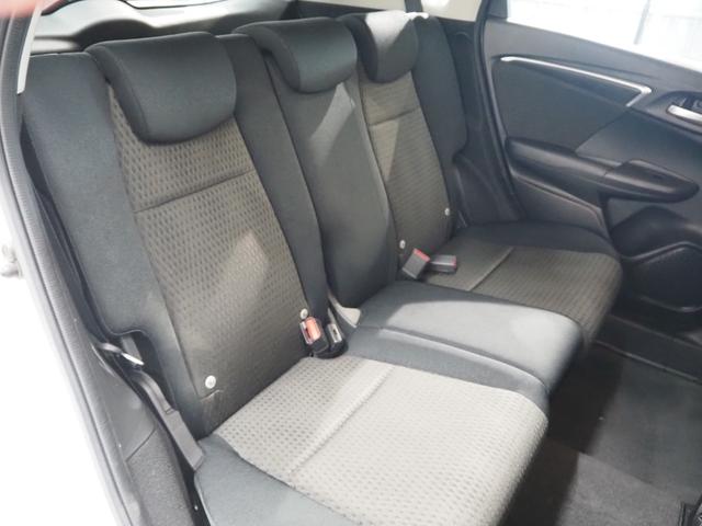 フィットハイブリッド Ｆ　禁煙車　純正ＳＤナビ　Ｂカメラ　禁煙車　純正ＳＤナビ　Ｂカメラ　ホンダセンシング　ＣＭＢＳ　路外逸脱抑制機能　レーダークルーズ　Ｆパッケージ　ＣＤ　ＤＶＤ　ＢＴ　ＤＴＶ　ＥＴＣ　社外前後ドラレコ　ＥＣＯＮ（29枚目）