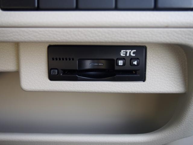 X スズキセーフティーサポートサポート 純正8インチナビ セレクトビューバックカメラ シートヒーター Bluetoothオーディオ ETC プッシュスタート HIDライト フルセグTV DVD再生(5枚目)