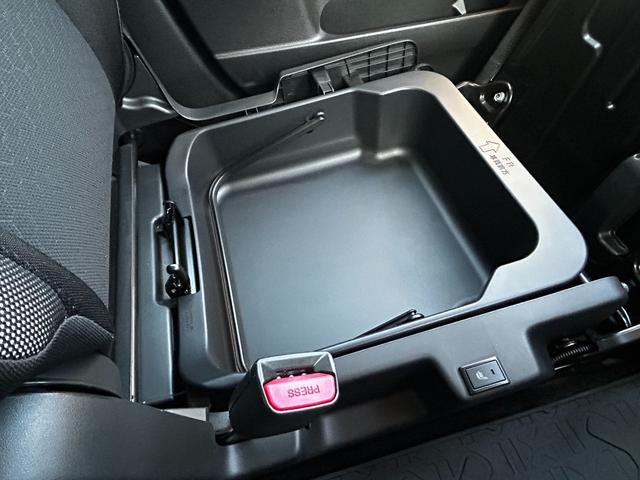 クロスビー ETC2.0 バックカメラ スマートキー 両席シートヒーター 禁煙車 ドラレコ Bluetooth 1年間走行距離無制限保証 衝突被害軽減ブレーキ LEDヘッドライト LEDフォグ ワンオーナー(8枚目)