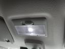 前席天井部のルームランプはLED仕様です
