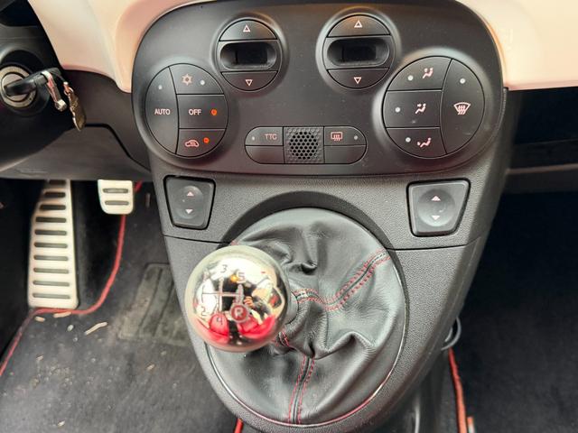 アバルト５００ ベースグレード　左ハンドル　アルミホイール　ＭＴ　ＡＢＳ　ＣＤ　エアコン　パワーステアリング　パワーウィンドウ　運転席エアバッグ　助手席エアバッグ（4枚目）