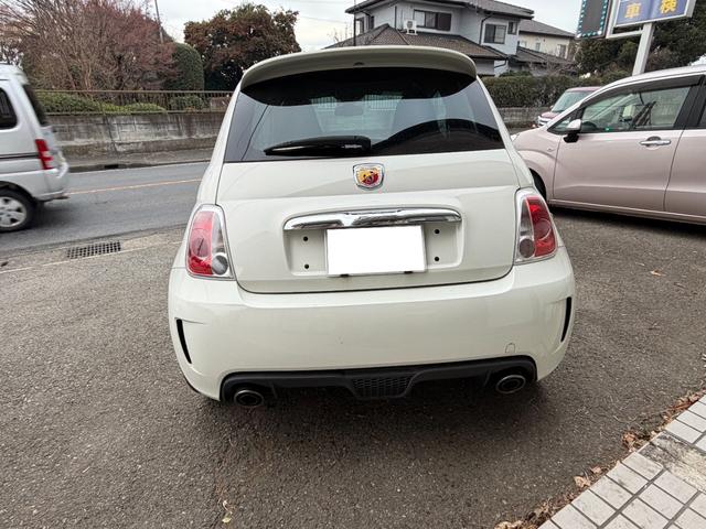 アバルト５００ ベースグレード　左ハンドル　アルミホイール　ＭＴ　ＡＢＳ　ＣＤ　エアコン　パワーステアリング　パワーウィンドウ　運転席エアバッグ　助手席エアバッグ（12枚目）
