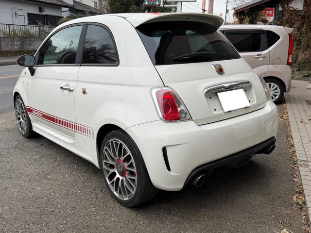 アバルト５００ ベースグレード　左ハンドル　アルミホイール　ＭＴ　ＡＢＳ　ＣＤ　エアコン　パワーステアリング　パワーウィンドウ　運転席エアバッグ　助手席エアバッグ（13枚目）