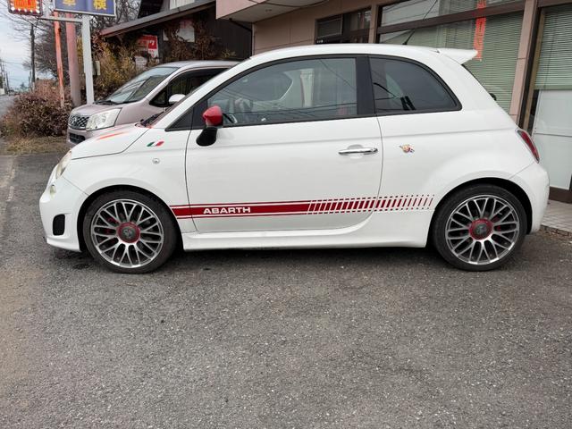 アバルト５００ ベースグレード　左ハンドル　アルミホイール　ＭＴ　ＡＢＳ　ＣＤ　エアコン　パワーステアリング　パワーウィンドウ　運転席エアバッグ　助手席エアバッグ（14枚目）
