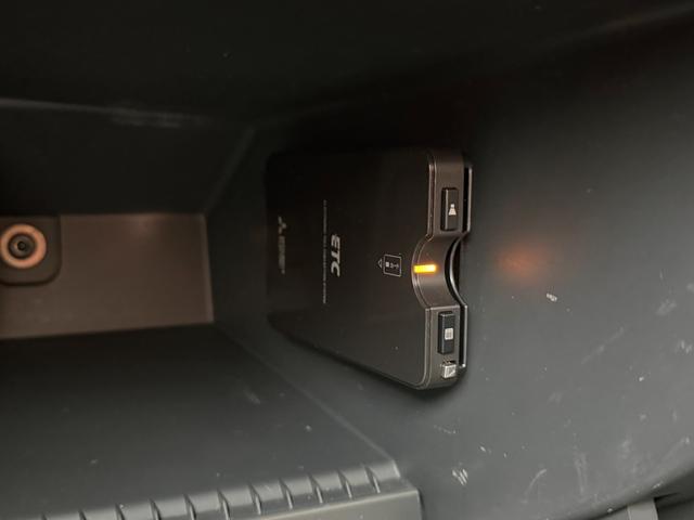 ５００ ツインエア　ラウンジ　ＥＴＣ　ナビ　パークアシスト　アルミホイール　ＨＩＤ　サンルーフ　ＡＴ　盗難防止システム　ＡＢＳ　ＵＳＢ　ミュージックプレイヤー接続可　エアコン　パワーステアリング　パワーウィンドウ　運転席エアバッグ（8枚目）