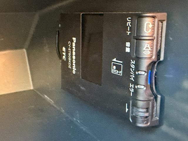 ５００ １．２　ポップ　ＥＴＣ　ナビ　アイドリングストップ　ＡＴ　盗難防止システム　ＡＢＳ　ＥＳＣ　ＵＳＢ　ミュージックプレイヤー接続可　エアコン　パワーステアリング　パワーウィンドウ　運転席エアバッグ（8枚目）