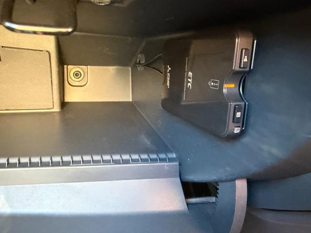 ５００ ツインエア　ラウンジ　ドライブレコーダー　ＥＴＣ　クリアランスソナー　アルミホイール　ＨＩＤ　サンルーフ　ＡＴ　盗難防止システム　ＡＢＳ　エアコン　パワーステアリング　パワーウィンドウ（8枚目）