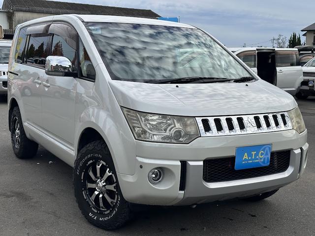 デリカD:5 G ナビパッケージ 両側パワスラ オートステップ 社外16インチアルミマッドタイヤ 後席フリップダウンモニター シートヒーター バックカメラ Bluetooth SDナビ フルセグ地デジ クルーズコントロール 7人乗り(2枚目)