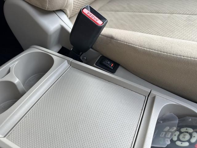 デリカD:5 G ナビパッケージ 両側パワスラ オートステップ 社外16インチアルミマッドタイヤ 後席フリップダウンモニター シートヒーター バックカメラ Bluetooth SDナビ フルセグ地デジ クルーズコントロール 7人乗り(33枚目)