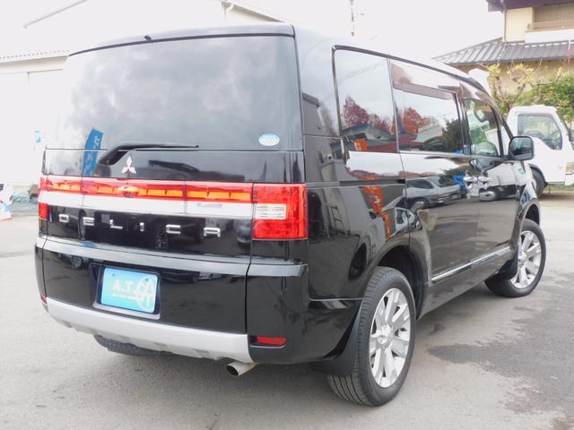 デリカＤ：５ Ｇ　プレミアム　ロックフォードサラウンド　両側パワースライドドア　リアパワーゲート　純正アルミホイール　クルーズコントロール　パドルシフト　シートヒーター　前席パワーシート　クルコン　パドルシフト　ＥＴＣ　スマート（6枚目）