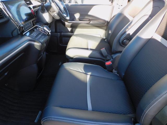 ステップワゴンスパーダ ｅ：ＨＥＶスパーダ　Ｇ・ＥＸ　ホンダセンシング　マルチビュー１０インチモニター　両側パワスラ　クルコン　ＥＴＣ　ＵＳＢ　衝突軽減　シートヒーター　ＤＶＤ再生　フルセグ地デジ　バックカメラ　インテリキー　ＥＴＣ　Ｂｌｕｅｔｏｏｔｈ　ハーフレザー（14枚目）